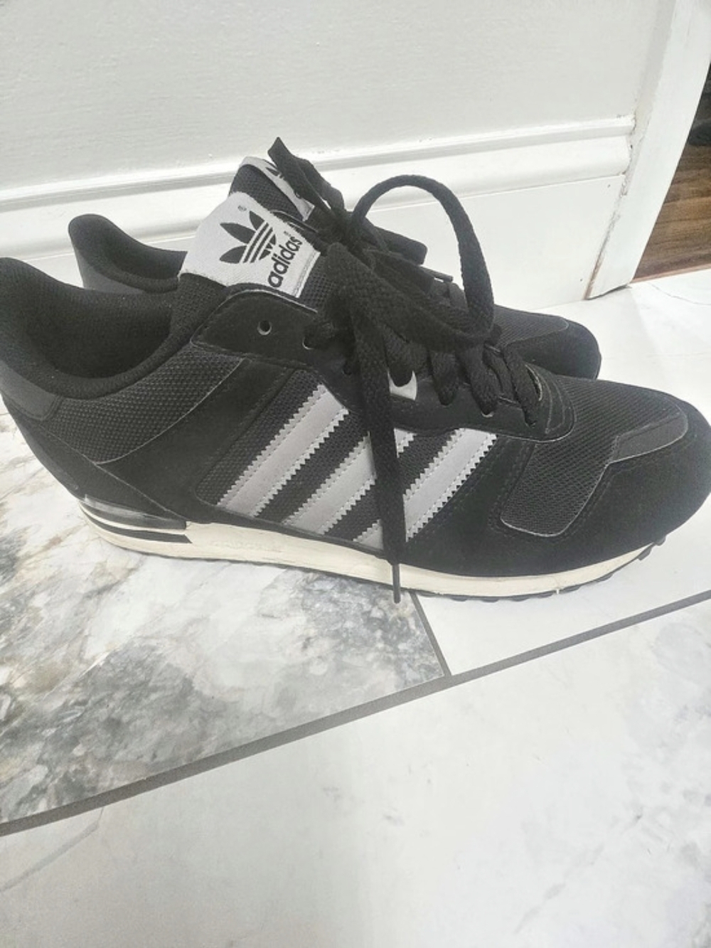 Adidas Retro Men's Sneakers - Size 10.5